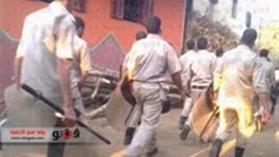 بالصور.. الطفل قاتل أسرته بـ