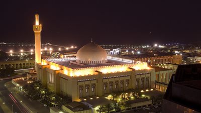 إلغاء التراويح بالمسجد الكبير في الكويت لاستقبال المعزين بضحايا الصادق