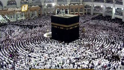 بالصور.. السعودية تغلق جميع الطرق المؤدية للمسجد الحرام