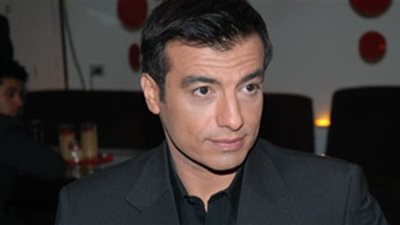 إيهاب توفيق يكشف حقيقة بكائه في برنامج «هاني في الأدغال»