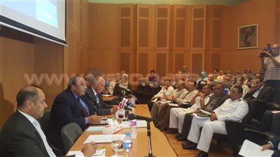 نواب الإسكندرية يهاجمون شركة النظافة والمحافظ يهدد بمصادرة المعدات