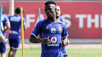 «باكا» يعود للقاهرة خلال أيام للانتظام في مران الأهلي