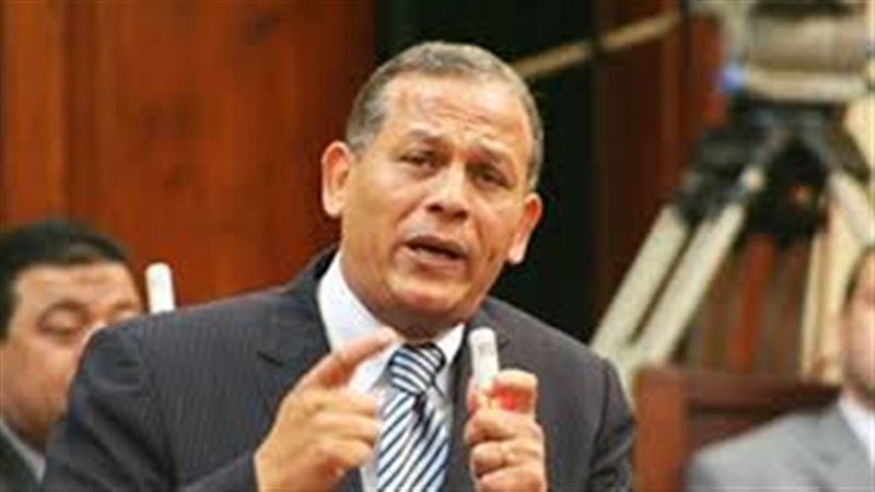 محمد عصمت السادات.