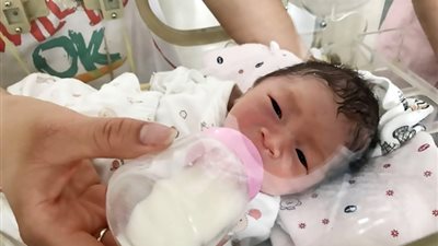 بالصور.. مراهقة عمرها 12 عاما ترمي طفلتها المولودة بين الأشجار