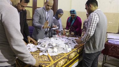 المؤشرات الأولية.. السيسي 1139 صوتا وموسى 30 بلجنة مصطفى كامل ببورسعيد