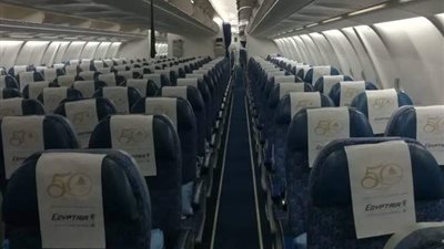 «مصر للطيران» تنشر شعار معرض الكتاب على مقاعد طائراتها