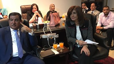 وزيرة الهجرة تلتقي وفدا من المعلمين المصريين بالكويت لبحث مشكلاتهم