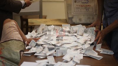 مؤشرات أولية لقسم أول دمياط.. 24 ألفا و392 صوتا للسيسي و816 لموسى
