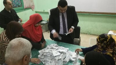 مؤشرات لجان مدارس حي الزهور ببورسعيد.. السيسي يكتسح بـ 64 ألف صوت