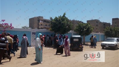 بالفيديو.. والدة طالبة أمام لجان الشرقية: «بنتي طالعة تعيط»