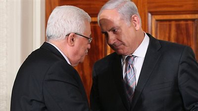 خطة إسرائيل لتركيع «أبومازن».. «نتنياهو» يستغل أزمات رئيس فلسطين لإجباره على التفاوض.. اتجاه بالجلوس على مائدة حوار لمناقشة قضايا تخدم الصهاينة.. والعلاقة مع «دحلان» تضع 