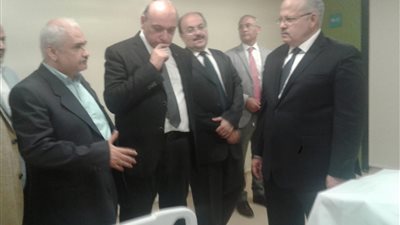 رئيس جامعة القاهرة يفتتح وحدة علاج الحروق بقصر العيني (صور)