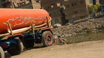 استياء أهالي شبرا الخيمة لإلقاء مياه الصرف بترعة الشرقاوية