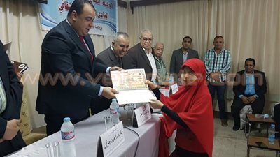 بالصور.. محافظ الفيوم يكرم 72 من حفظة القرآن