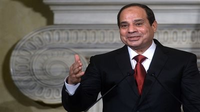 السيسي مداعبًا رجال الأعمال: «هتخرجوا من غير ما تدفعوا ولا إيه؟»