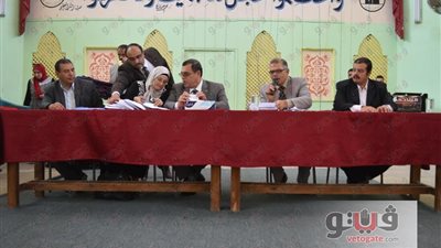 بالصور.. محافظ الفيوم يسلم جوازات السفر لحجاج الجمعيات