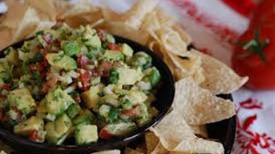 طريقة إعداد سلطة بيف بالجبن والأفوكادو من منال العالم