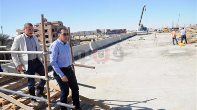 وزير الإسكان يطلب سرعة الانتهاء من كوبرى العبور بمدينة 6 أكتوبر​