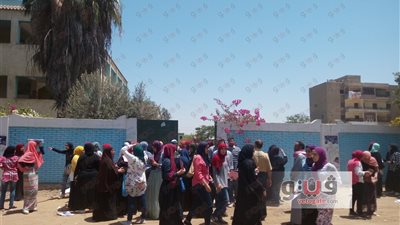 إغماء طالبة وضبط سماعة بحوزة طالب في الشرقية