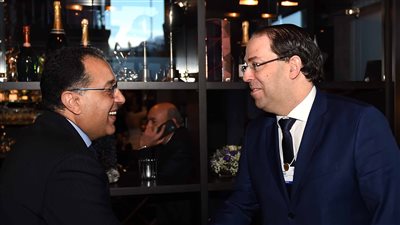 رئيس الوزراء يبحث أوجه التعاون مع نظيره التونسي بمؤتمر دافوس الاقتصادي