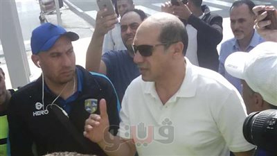 علاء نبيل يستقبل أبطال المقاولون بمطار القاهرة (صور)