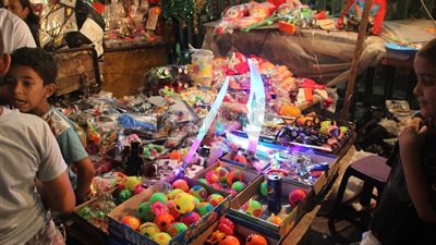 أسعار ألعاب العيد.. «البمب» بـ20 جنيه و250 لـ«البندقية الخرز»