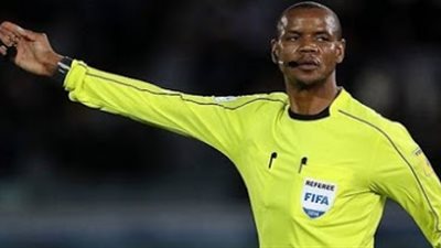 الكاف يرفع الإيقاف عن حكم الترجي وأول أغسطس