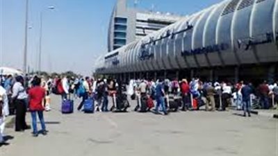 ضبط 4 آلاف قرص مخدر داخل مايكروويف في مطار القاهرة