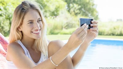 دراسة: طريقة التقاط الـ «سيلفي» تغير نظرة الآخرين إليك