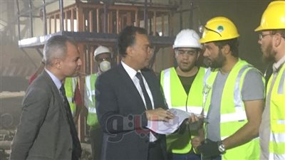 وزير النقل يتفقد محطة مترو الزمالك