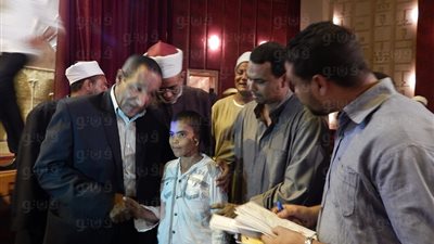 بالصور.. تكريم حفظة القرآن الكريم بالأقصر
