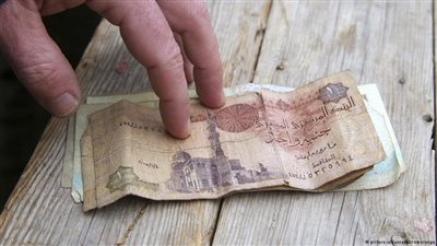 تعويم الجنيه يفرغ الجيوب ويفتح فرصة تاريخية لتدفق الاستثمارات
