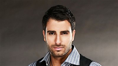 للسنة الثانية.. «طونى قطان» يحيى عيد الحب بالأردن