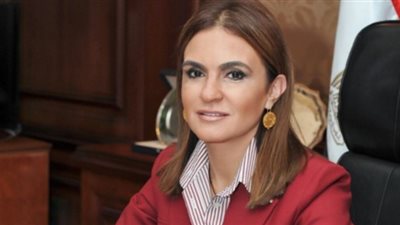 وزيرة التعاون الدولي تصل مطار القاهرة قادمة من تونس