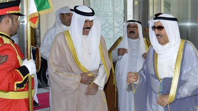 أمير الكويت يتوجه إلى السعودية للقاء الملك سلمان لبحث أزمة قطر