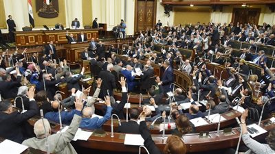 «المحليات».. القانون المظلوم.. البرلمان يؤجل طرحه في «جلسة عامة».. والحكومة كلمة السر في عدم الصدور.. تكهنات بخروجه للعلن بعد الانتخابات الرئاسية.. وإدارة الأجهزة التنفيذية أبرز ال