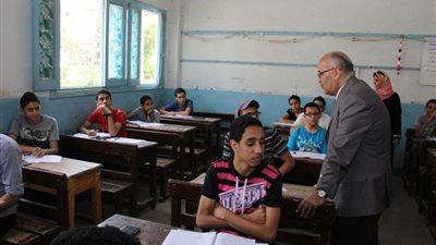 اليوم.. طلاب الثانوية العامة للمكفوفين يؤدون امتحاني «الاقتصاد والإحصاء»