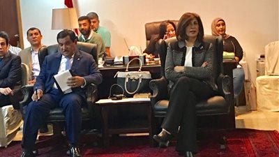 وزيرة الهجرة تلتقي وفدا من المعلمين المصريين بالكويت