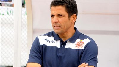مدرب الوداد يحذر لاعبيه من البطاقة الصفراء