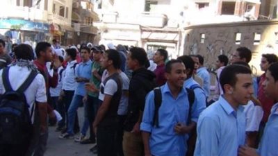 فصل عدد من الطلاب بمدرسة 