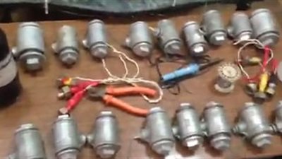 ضبط 8 قنابل ومولوتوف وشماريخ بمنزل طبيب إخوانى في الدقهلية