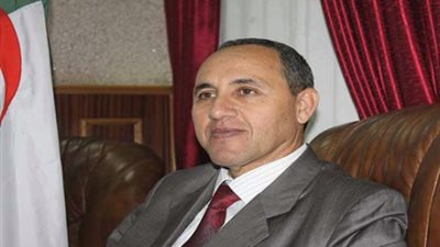 وزير الثقافة الجزائري يغادر مطار القاهرة بعد مشاركته بمعرض الكتاب