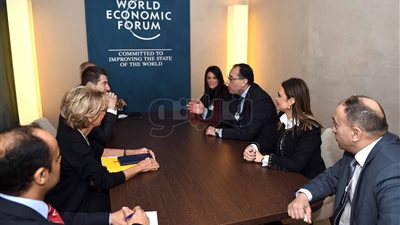 مدبولي يشهد توقيع اتفاق بين وزارة الاستثمار وشركة لازارد العالمية