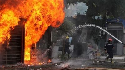 إصابة شخصين بينهما رجل إطفاء في حريق شقة بقنا