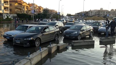 إصلاح كسر ماسورة مياه بالمعادي.. وغلق المصانع المخالفة بشق الثعبان