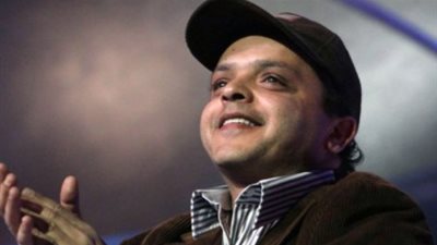 محمد هنيدي ساخرا من أبو تريكة: «محتاج كورس ألش»