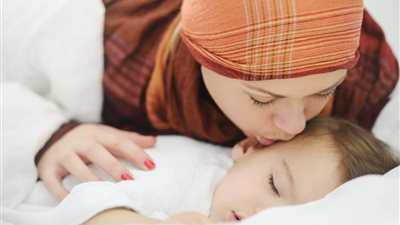 6 حيل بسيطة تساعد الطفل على النوم مبكرا للانتظام في الدراسة