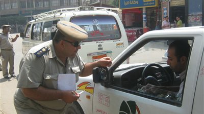 ضبط 3 سائقين يتعاطون المخدرات أثناء القيادة ببنى سويف