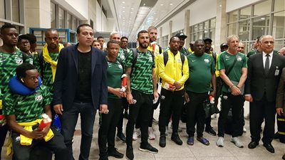 جنوب أفريقيا تصل القاهرة استعدادا لخوض أمم أفريقيا 2019.. فيديو