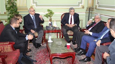 تعاون علمي بين جامعتي عين شمس وبرلين في مجال التعليم الهندسي